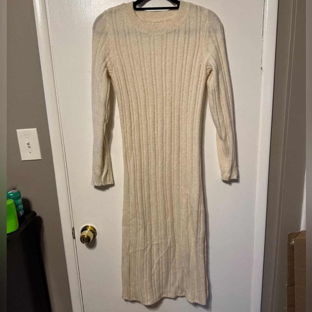 American Eagle Cream Maxi Sweater Dress Size M